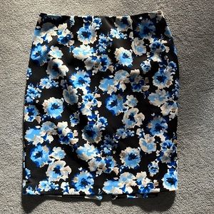 White House / Black Market Skirt, size 6
